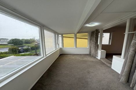 Photo of property in 34 Titoki Street, Te Atatu Peninsula, Auckland, 0610