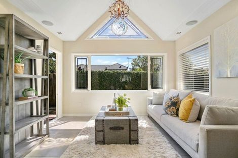 Photo of property in 2/57 Kitchener Road, Milford, Auckland, 0620