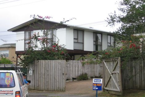 Photo of property in 8 Beach Haven Road, Beach Haven, Auckland, 0626