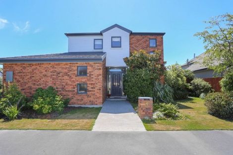 Photo of property in 4 Skyedale Drive, Harewood, Christchurch, 8051
