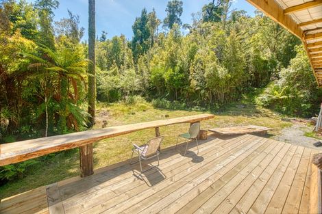 Photo of property in 215 Clifton Road, Kaiata, Greymouth, 7805