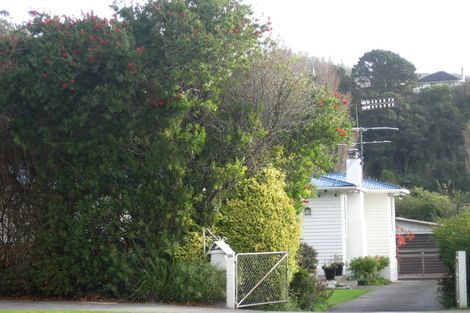 Photo of property in 366 Stokes Valley Road, Stokes Valley, Lower Hutt, 5019