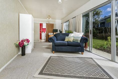 Photo of property in 13 Morriggia Place, Bayview, Auckland, 0629