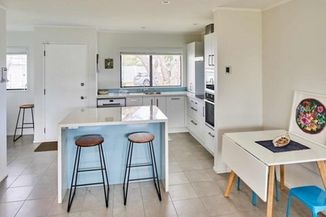 Photo of property in 2/26 Mason Street, Moera, Lower Hutt, 5010