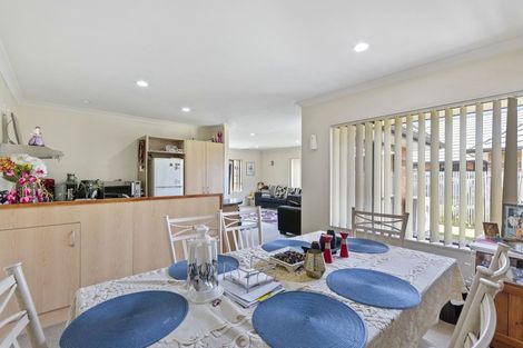 Photo of property in 19 Old Park Place, Takanini, 2112