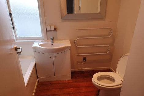 Photo of property in 98 Fulford Street, New Plymouth, 4310