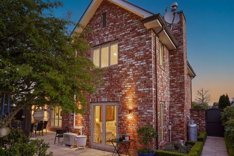 Photo of property in 16a Hadlow Place, Burnside, Christchurch, 8041