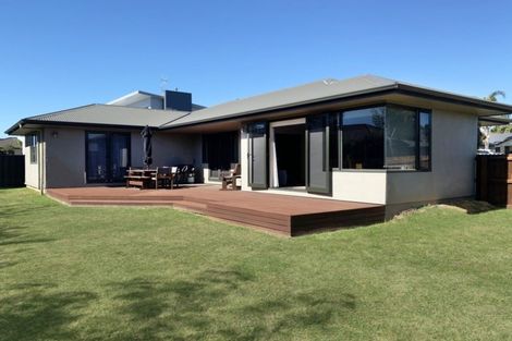 Photo of property in 11 Fairview Place, Havelock North, 4130