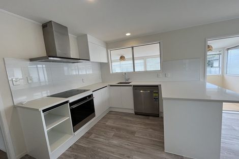 Photo of property in 373 Bucklands Beach Road, Bucklands Beach, Auckland, 2012