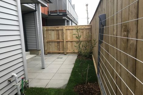 Photo of property in 2/121 Rongotai Road, Kilbirnie, Wellington, 6022