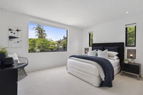 Photo of property in 14a Stanley Point Road, Stanley Point, Auckland, 0624