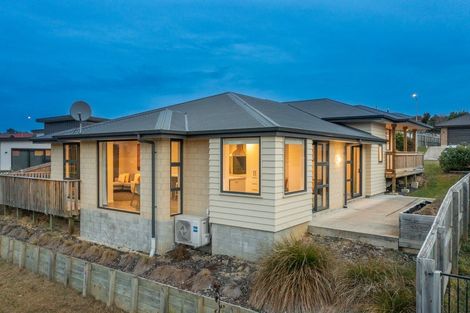 Photo of property in 35 Grandvista Drive, Green Island, Dunedin, 9018