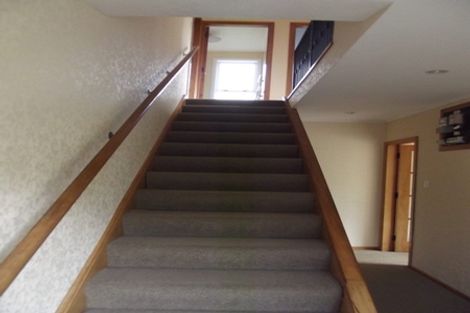 Photo of property in 3 Dunmail Way, Newlands, Wellington, 6037