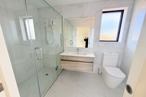 Photo of property in 127 Oreil Avenue, West Harbour, Auckland, 0618