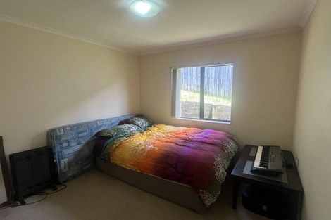 Photo of property in 2 Burton's Drive, Swanson, Auckland, 0614