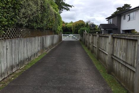 Photo of property in 1/7 Vardon Road, Green Bay, Auckland, 0604