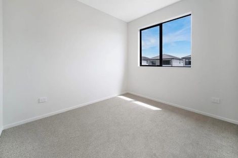 Photo of property in 27 Woven Place, Karaka, Papakura, 2113