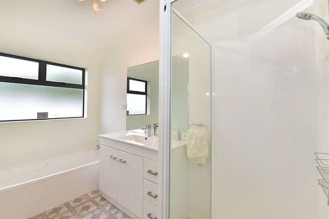 Photo of property in 12 Francis Skinner Place, Orewa, 0931