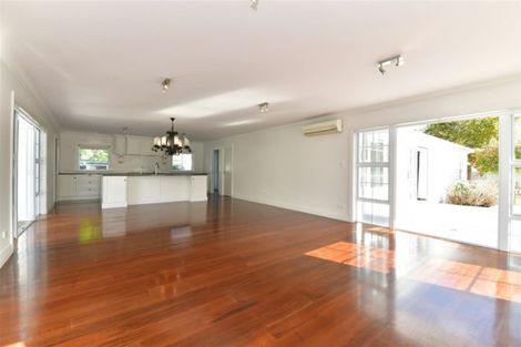 Photo of property in 77 The Circle, Manly, Whangaparaoa, 0930
