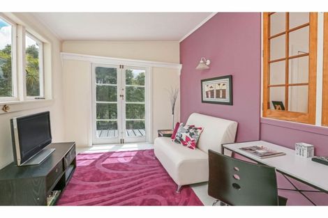Photo of property in 17 Awaroa Road, Sunnyvale, Auckland, 0612