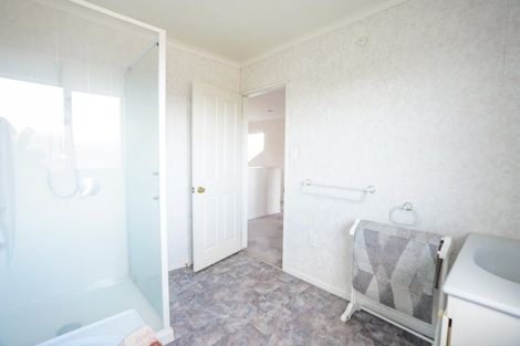 Photo of property in 25 Rosebank Avenue, Kelvin Grove, Palmerston North, 4414