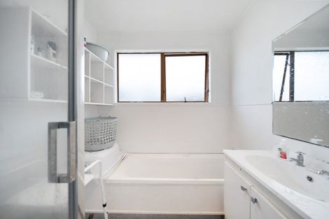 Photo of property in 3 Tilbrook Place, Papakura, 2110