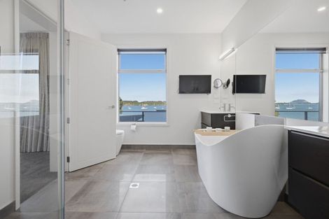 Photo of property in 57 Omokoroa Road, Omokoroa, 3114
