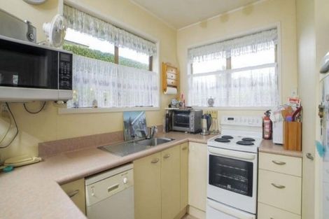 Photo of property in 2/13 Waitaki Street, Henderson, Auckland, 0612