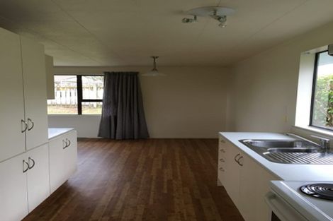 Photo of property in 60 Lavelle Road, Henderson, Auckland, 0612