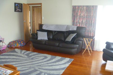 Photo of property in 24 Royston Street, Rosehill, Papakura, 2113