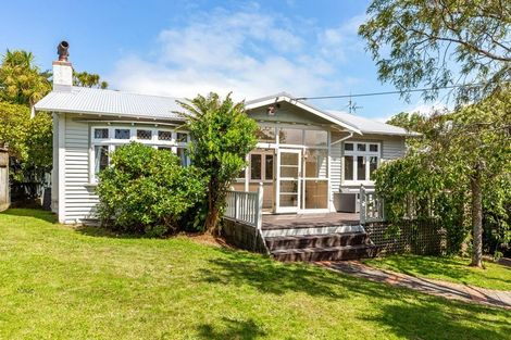 Photo of property in 98 Campbell Street, Karori, Wellington, 6012