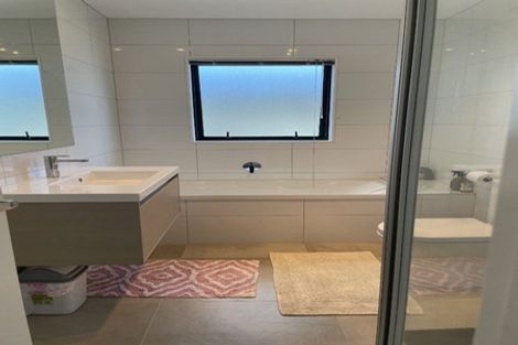 Photo of property in 8 Rauriki Lane, Rosehill, Papakura, 2113