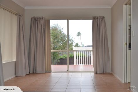 Photo of property in 16 Rathmar Drive, Manurewa, Auckland, 2105