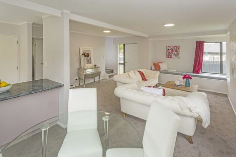 Photo of property in 1/53 Frank Nobilo Drive, Golflands, Auckland, 2013