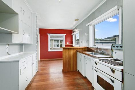 Photo of property in 142 Main Road, Tawa, Wellington, 5028