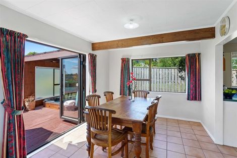 Photo of property in 77 Aorangi Road, Paraparaumu, 5032