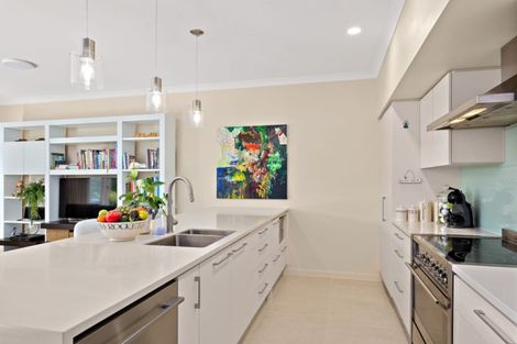 Photo of property in 18 Kensington Drive, Orewa, 0931