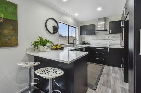 Photo of property in 2/10 Ridge Road, Howick, Auckland, 2014