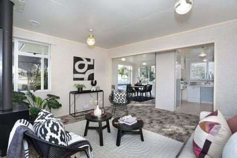 Photo of property in 1 Edward Street, Bulls, 4818