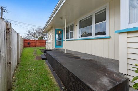 Photo of property in 9 Truby King Street, Merrilands, New Plymouth, 4312