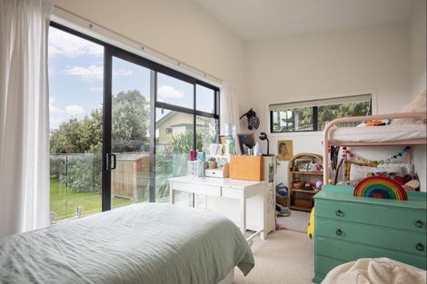 Photo of property in 1 Aroaro Lane, Raglan, 3225