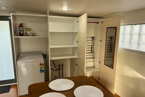 Photo of property in 41 Avonleigh Road, Green Bay, Auckland, 0604