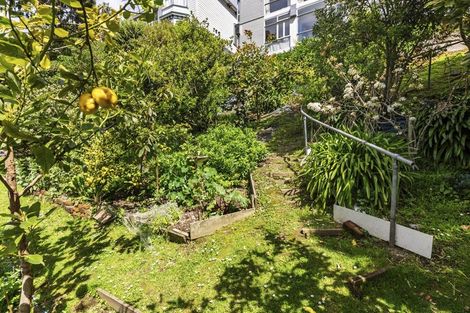 Photo of property in Fairmont Flats, 3c/20 Maarama Crescent, Aro Valley, Wellington, 6021