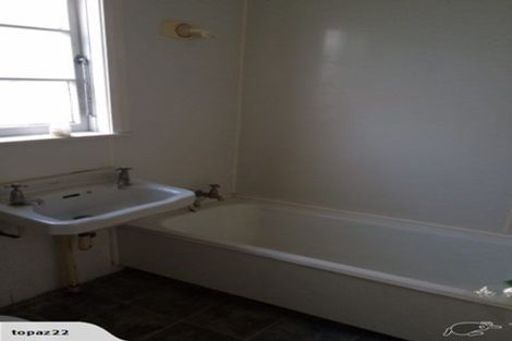 Photo of property in 9 Avenue Road, Foxton, 4814