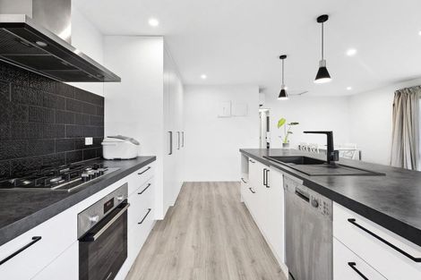 Photo of property in 15 Marbleleaf Lane, Albert Town, Wanaka, 9305