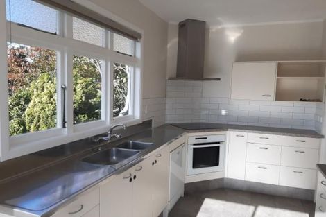 Photo of property in 79 Carrington Street, Lower Vogeltown, New Plymouth, 4310
