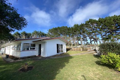 Photo of property in 15 Ngatawhiti Road, Te Kopuru, 0391