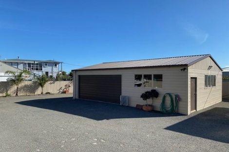 Photo of property in 8 Roore Street, Foxton Beach, Foxton, 4815