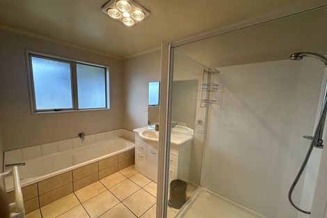 Photo of property in 17 Ash Avenue, Albert Town, Wanaka, 9305