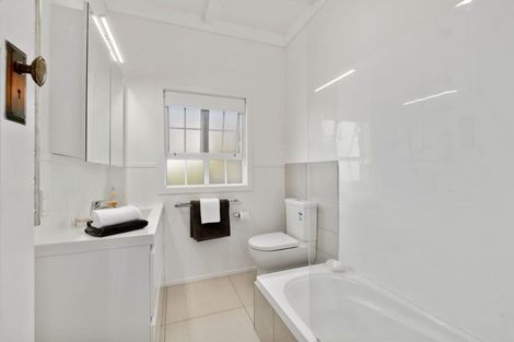 Photo of property in 1/10 Hart Road, Hauraki, Auckland, 0622